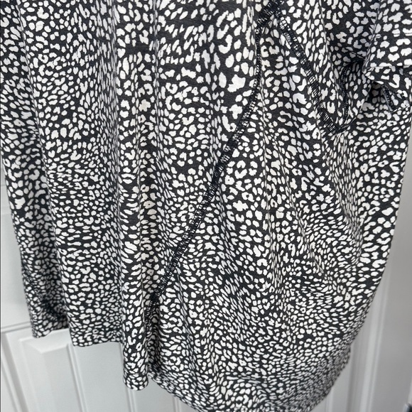 Lou & Grey Top Stitch Cheetah Print Jersey Tee Sz XL - Picture 4 of 11